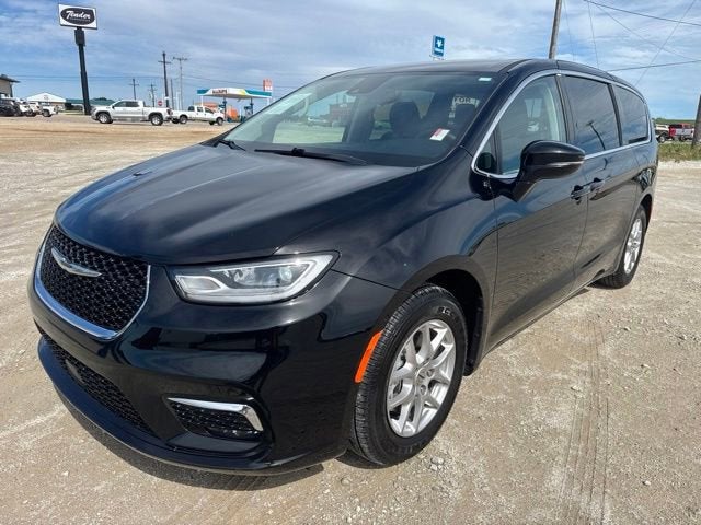 2024 Chrysler Pacifica Touring L in Diamond Black C — front three-quarter view