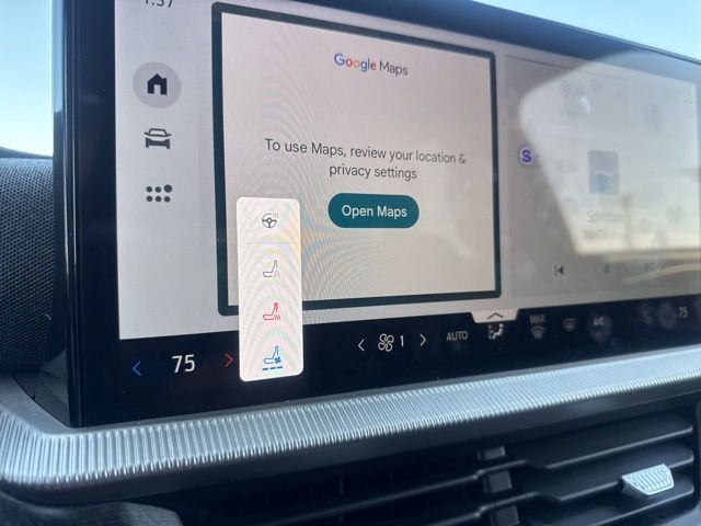 2025 Ford Explorer — detail view