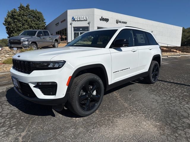 2025 Jeep Grand Cherokee GRAND CHEROKEE LIMITED 4X2 in Bright White Clear-Coat Exterior Paint — front three-quarter view